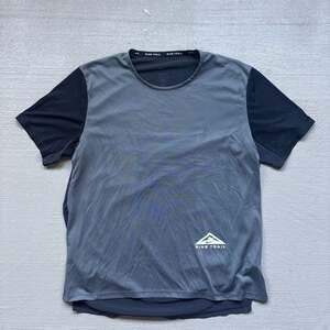 Nike Men's Dri-FIT Rise 365 Trail Running Top, Grey/Black, Size Medium